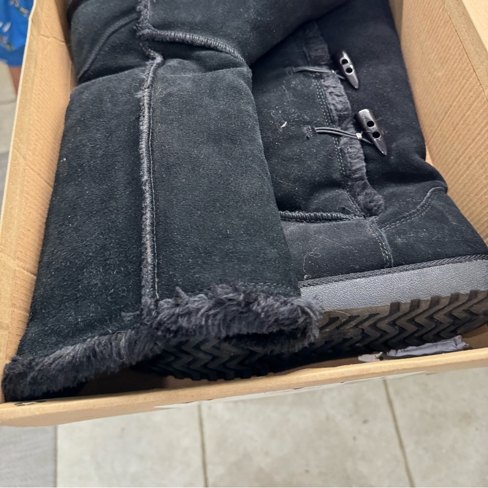 Black suede boots mid height